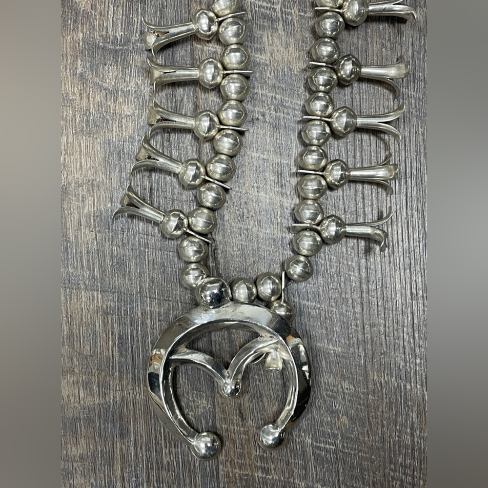 Beautiful Silver Squash Blossom Necklace - Picture 3 of 6